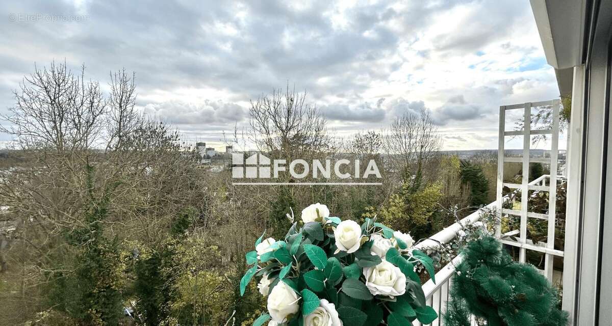 Appartement à FRESNES