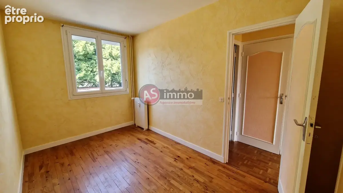 Appartement au 1er étage - balcon et garage - photo 10
