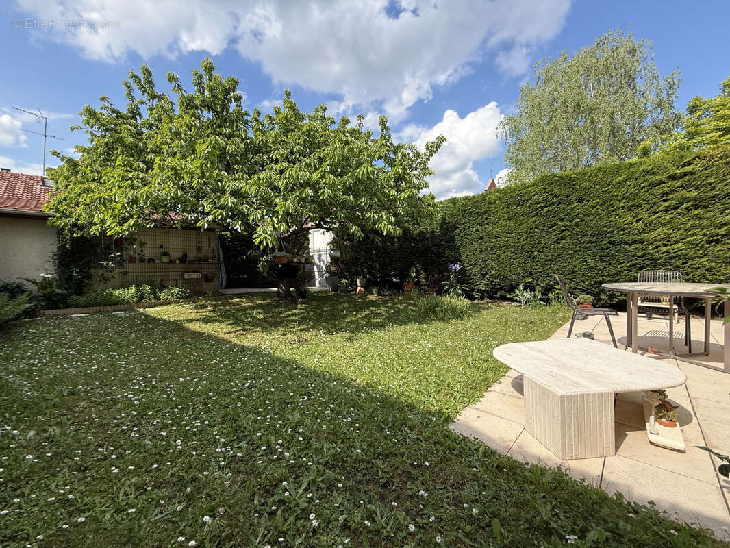 Maison à LE BLANC-MESNIL