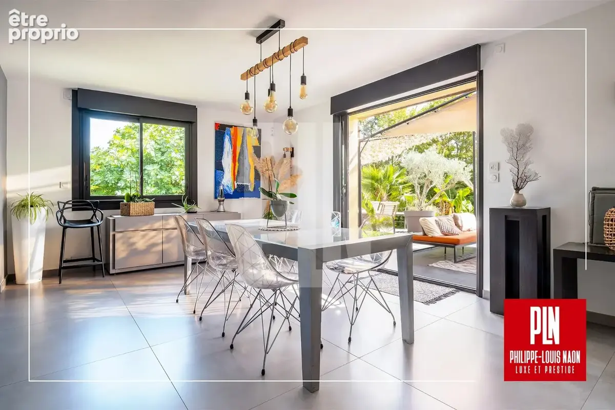 Maison d'architecte de 5 chambres avec grands volumes et jardin exotique - photo 5