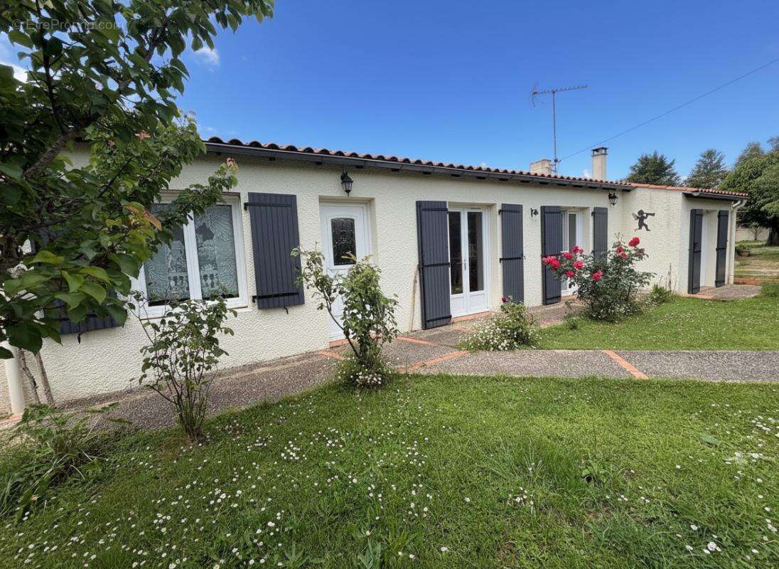 Maison à THENAC