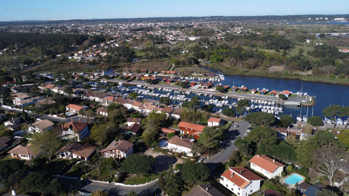 Terrain à GUJAN-MESTRAS