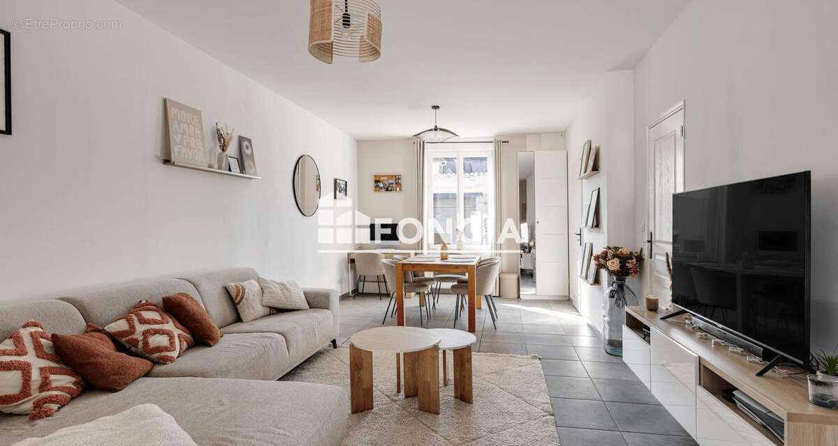 Maison 5 pièces 97 m² - photo 2