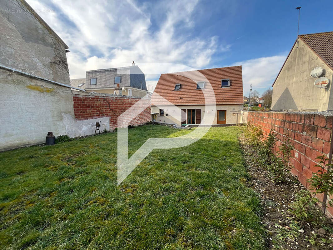 Maison à DAMMARTIN-EN-GOELE