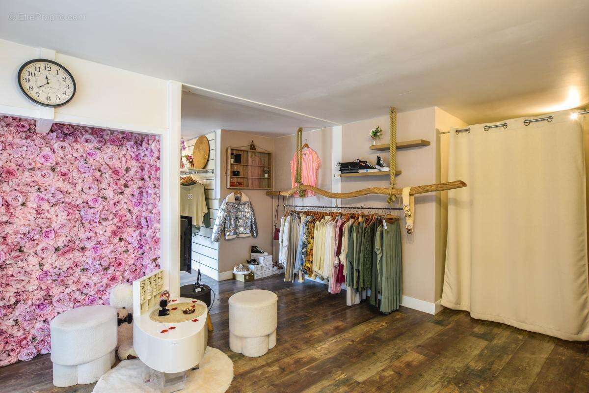 Commerce à ROCHEFORT-DU-GARD