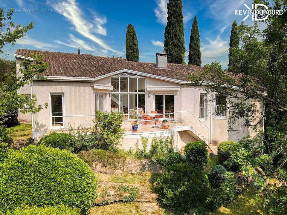 Maison à SAINT-ETIENNE-DE-FONTBELLON