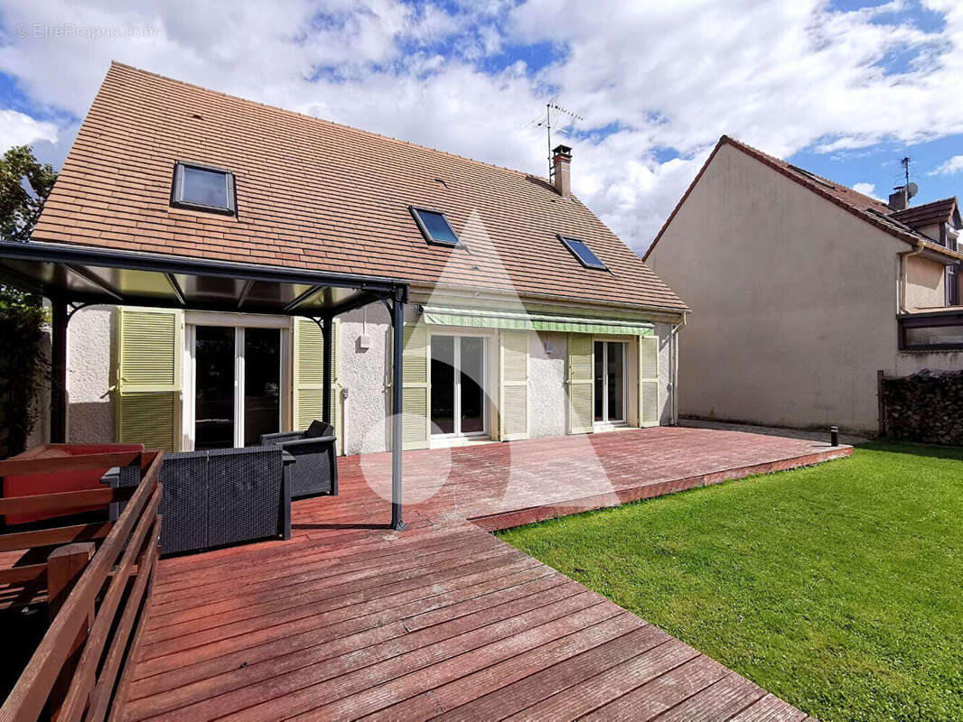 Maison à LA FRETTE-SUR-SEINE