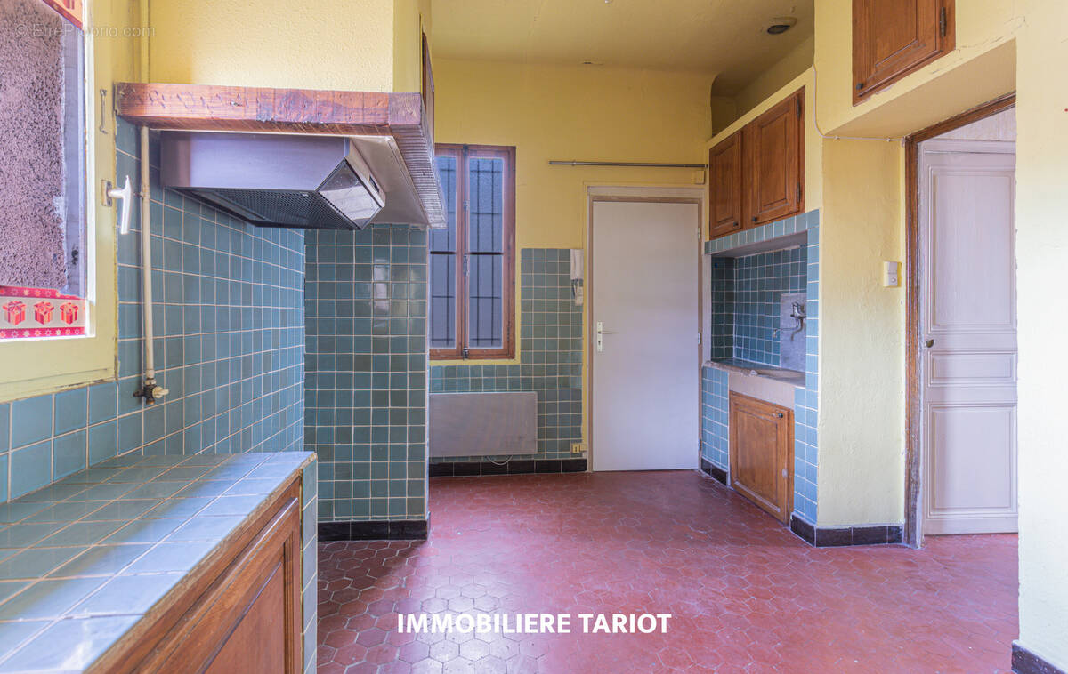 Appartement à MARSEILLE-4E