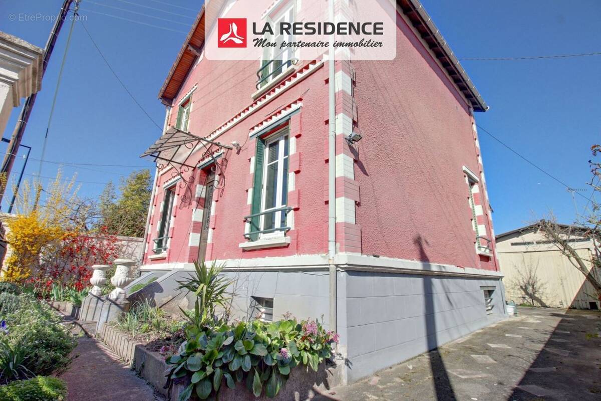 Maison à SARTROUVILLE