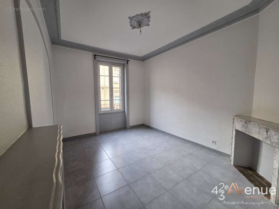 Appartement à SAINT-ETIENNE