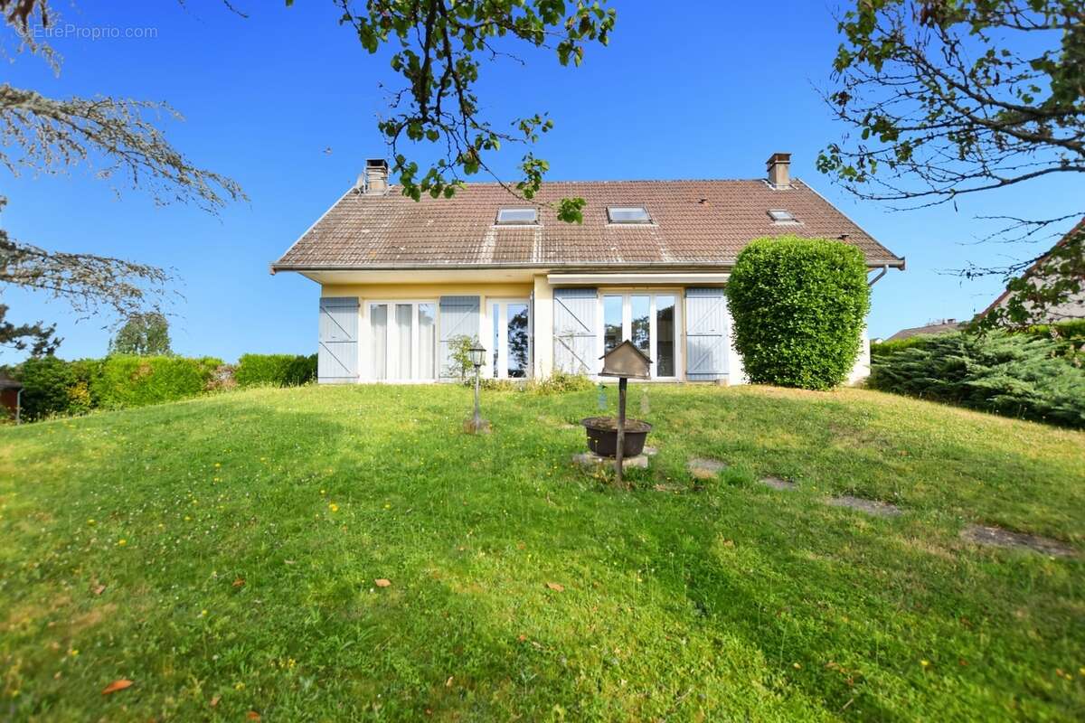 Maison sur sous-sol de 149 m2 avec 1840 m2 de terrain  à FARGES LES CHALON (71) - photo 13
