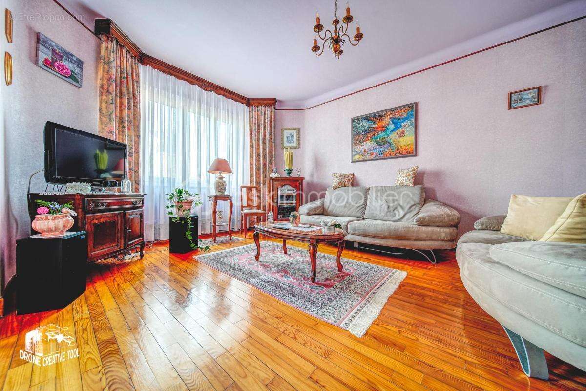 Maison de ville F5 de caractère – 113 m² – Sous-sol complet – Garage 2 voitures - photo 8