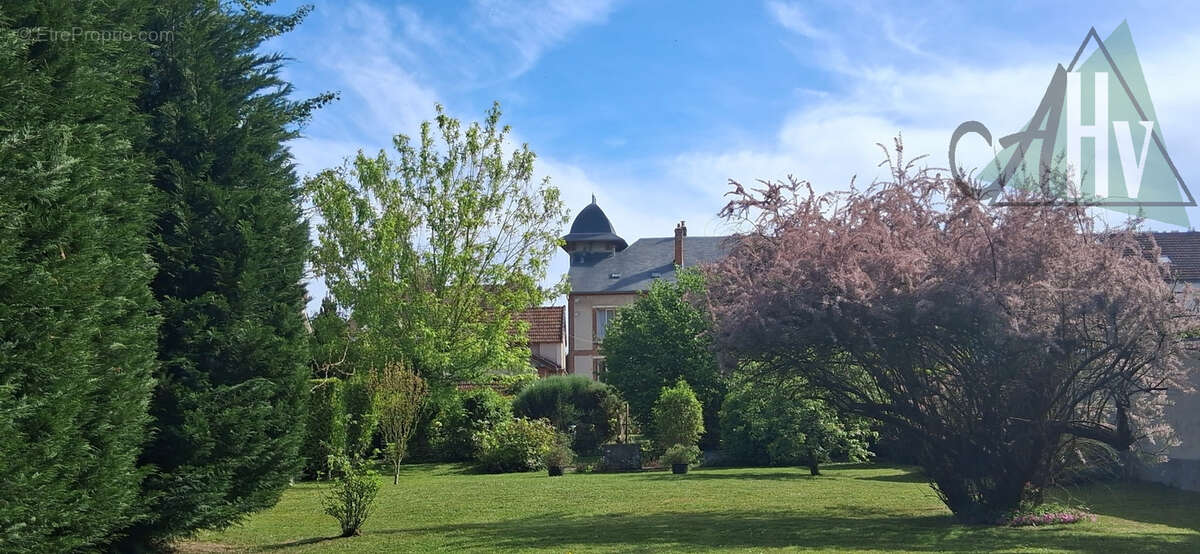 Belle meulière dans le centre ville de Nangis - photo 15