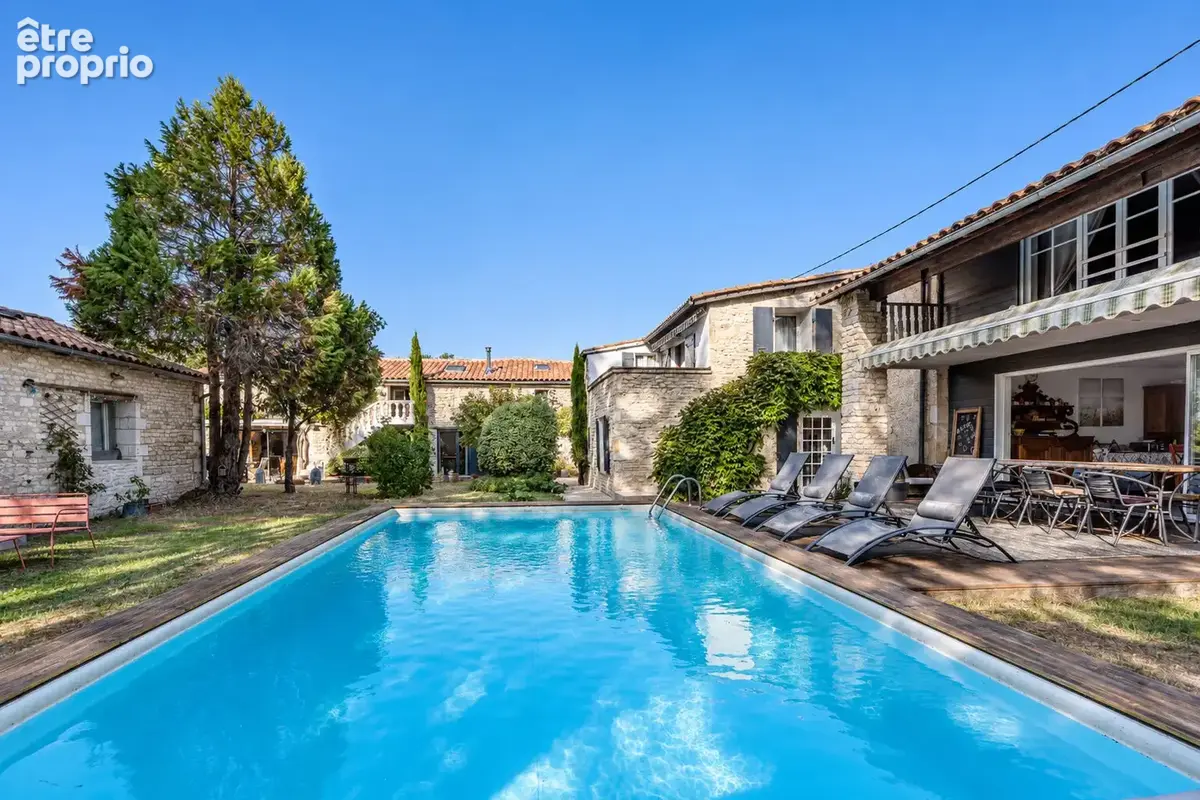 Ensemble immobilier de charme - photo 1