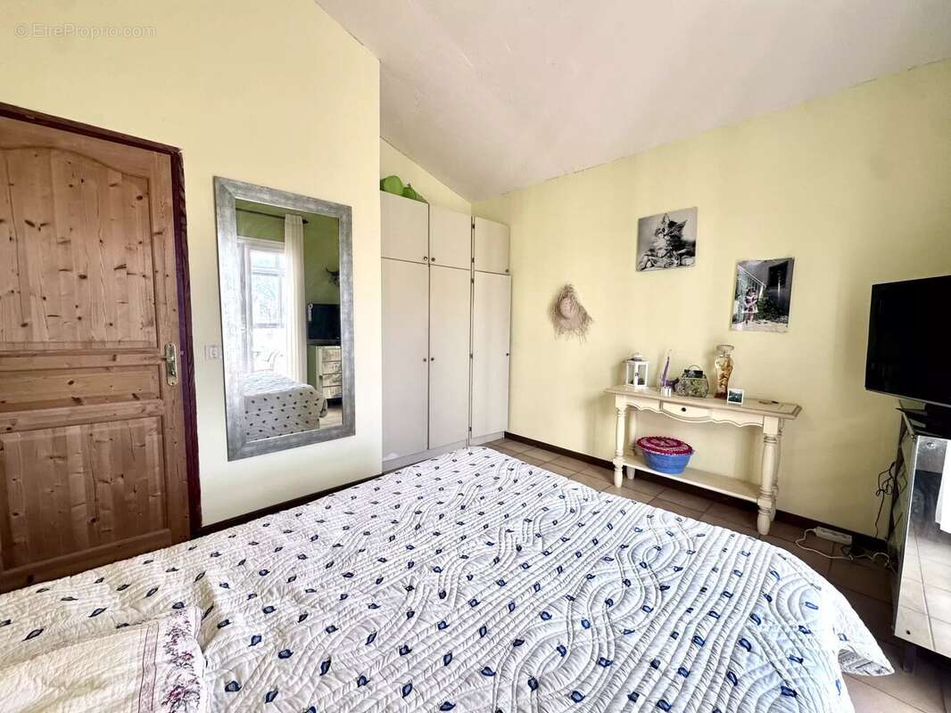 Maison à VILLENEUVE-DE-LA-RAHO