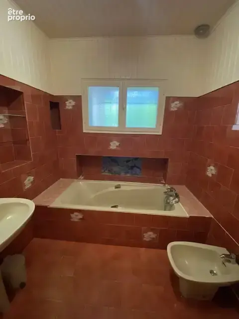 Maison de plain pied  avec piscine sur 2420 m2 de terrain arbore - photo 16