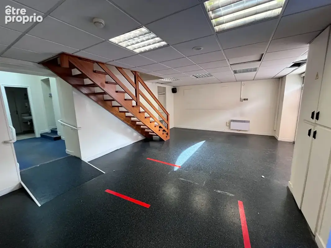 A vendre - bourg blanc - local professionnel de 158 m2 - photo 4