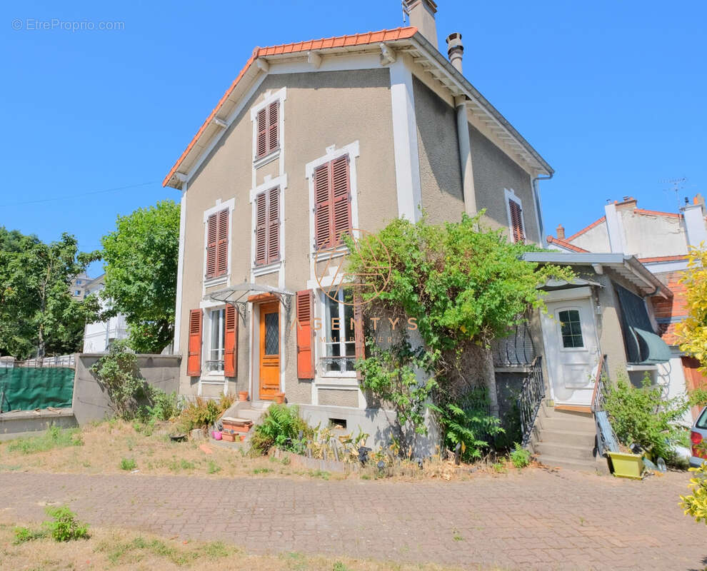 Maison à CHAMPIGNY-SUR-MARNE