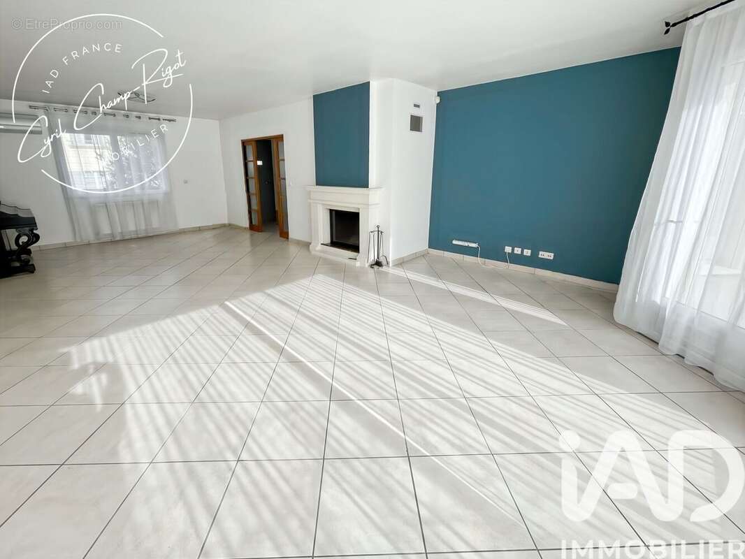 Photo 2 - Maison à TREMBLAY-EN-FRANCE