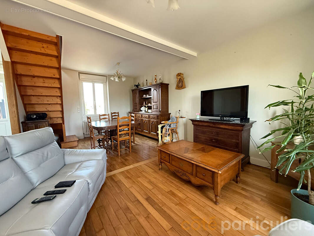 Coup de coeur à Orval : maison rénovée et dépôt d'artisan de 115 m² - photo 5