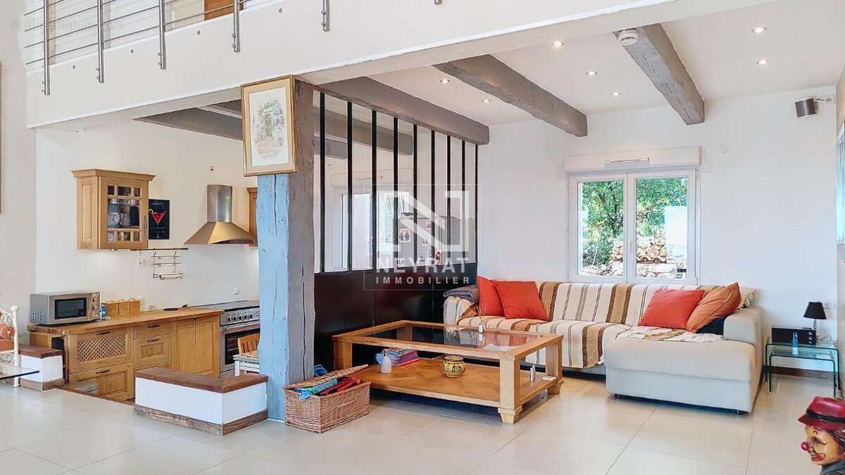 Maison à MONTAUROUX