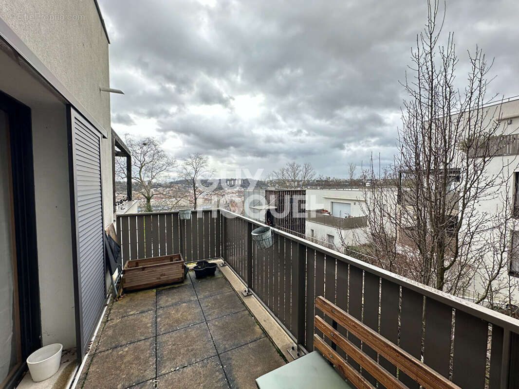 Appartement à LYON-9E