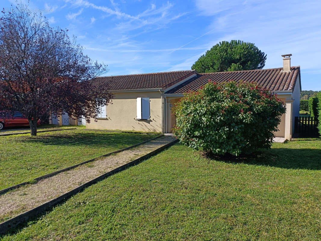 Maison à SAINTE-RADEGONDE