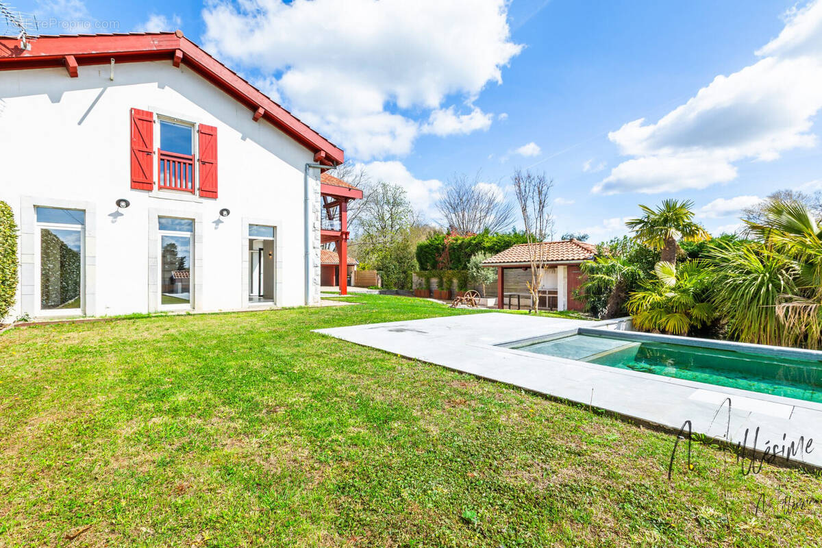 Maison à BASSUSSARRY