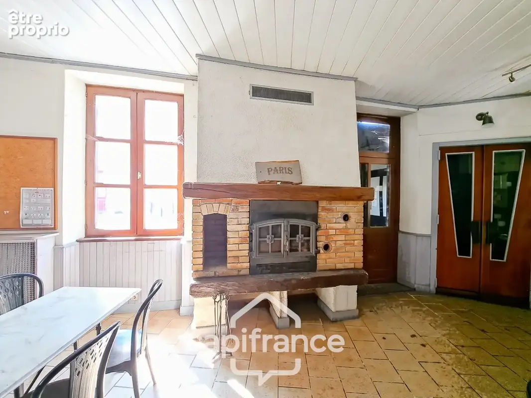 Ancien bar-restaurant avec logement – Fort potentiel au cœur de Châteaumeillant - photo 4
