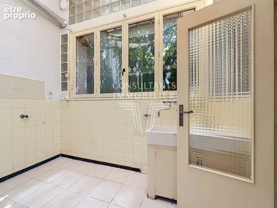Cannes Banane – Studio à rénover avec mezzanine – Idéal investissement - photo 4