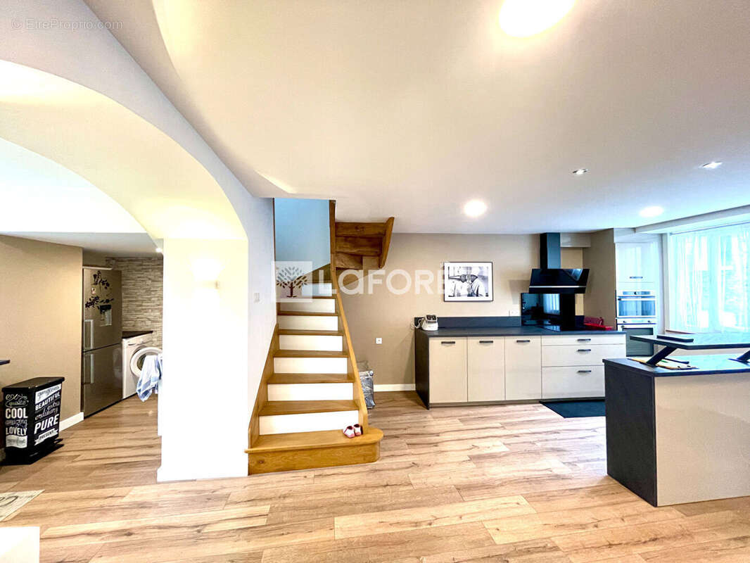 Maison à RIEUPEYROUX