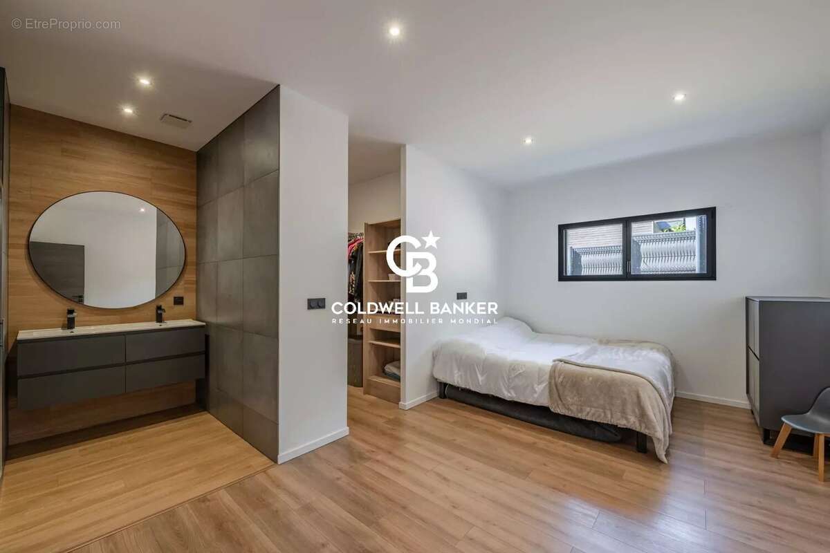 Maison à CRANVES-SALES