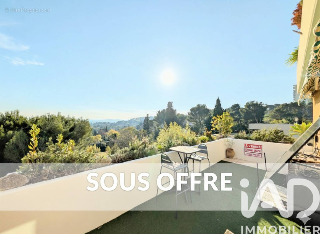 Photo 1 - Appartement à VILLENEUVE-LES-AVIGNON