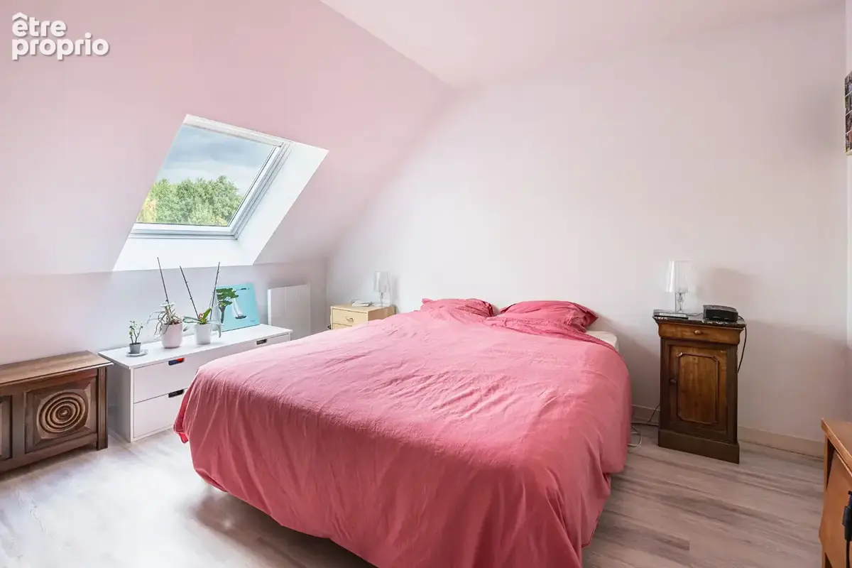 EXCLUSIVITE - LA CHAPELLE SUR ERDRE - Maison familiale 5 chambres avec jardin - photo 4