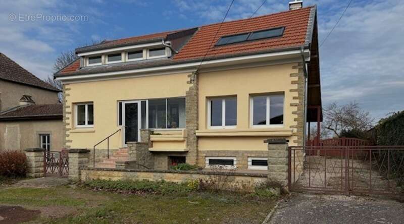 Maison à REMEREVILLE