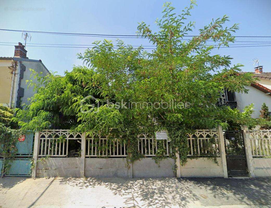 Terrain plat à bâtir de 350 m² à Drancy (Proche RER B) - photo 2