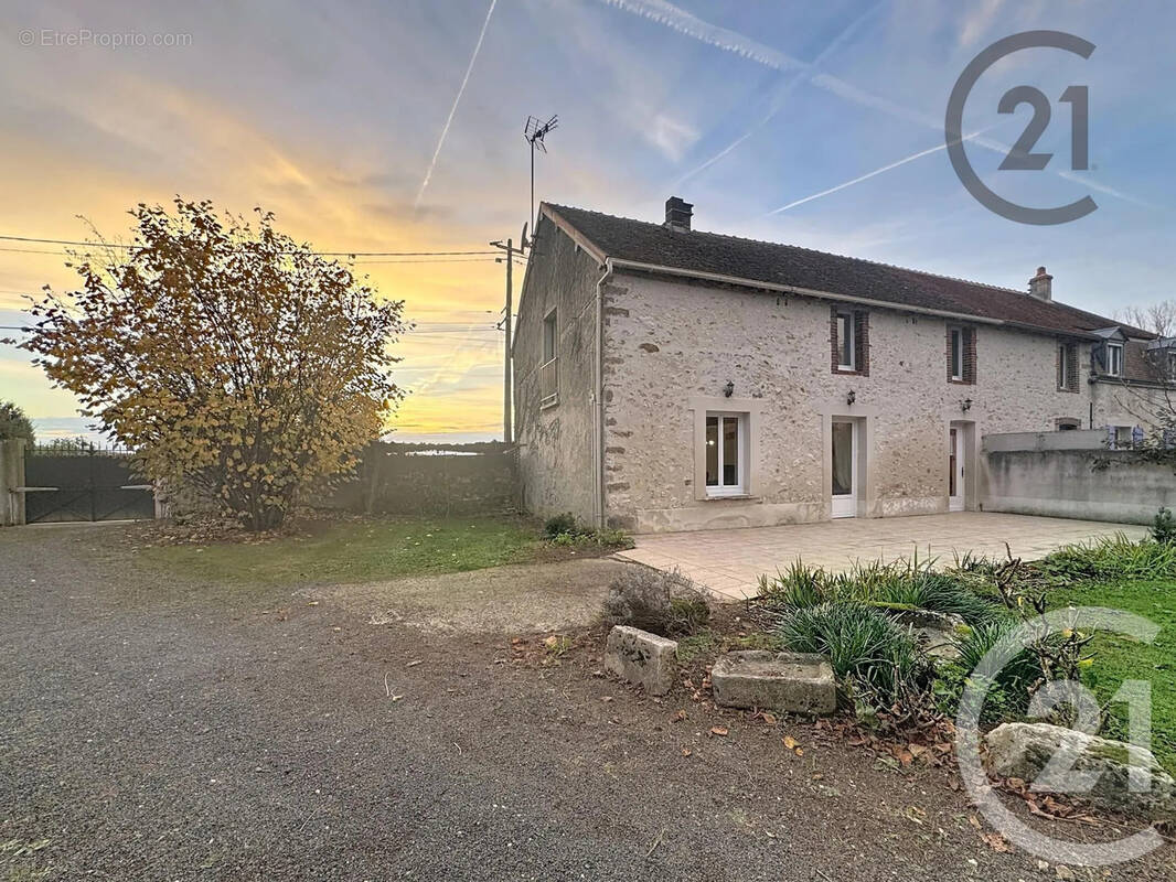 Maison à LES MARETS