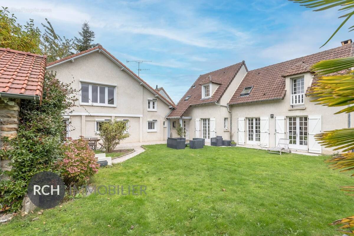 Maison à MONTFORT-L&#039;AMAURY