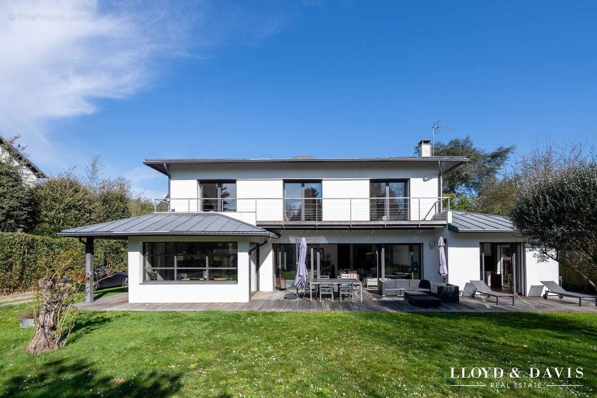 Maison à LA CELLE-SAINT-CLOUD