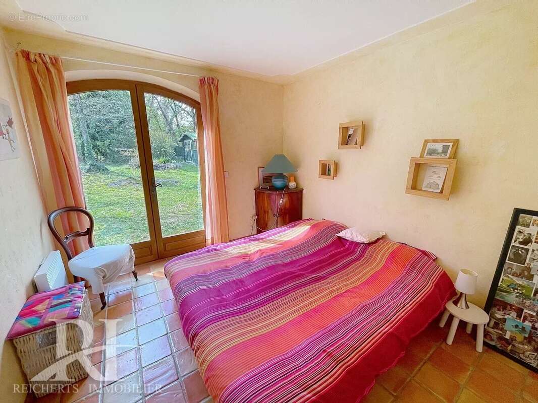 Maison à SAINT-CEZAIRE-SUR-SIAGNE