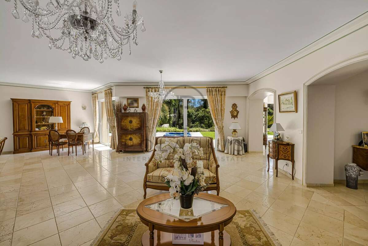 Maison à MOUGINS