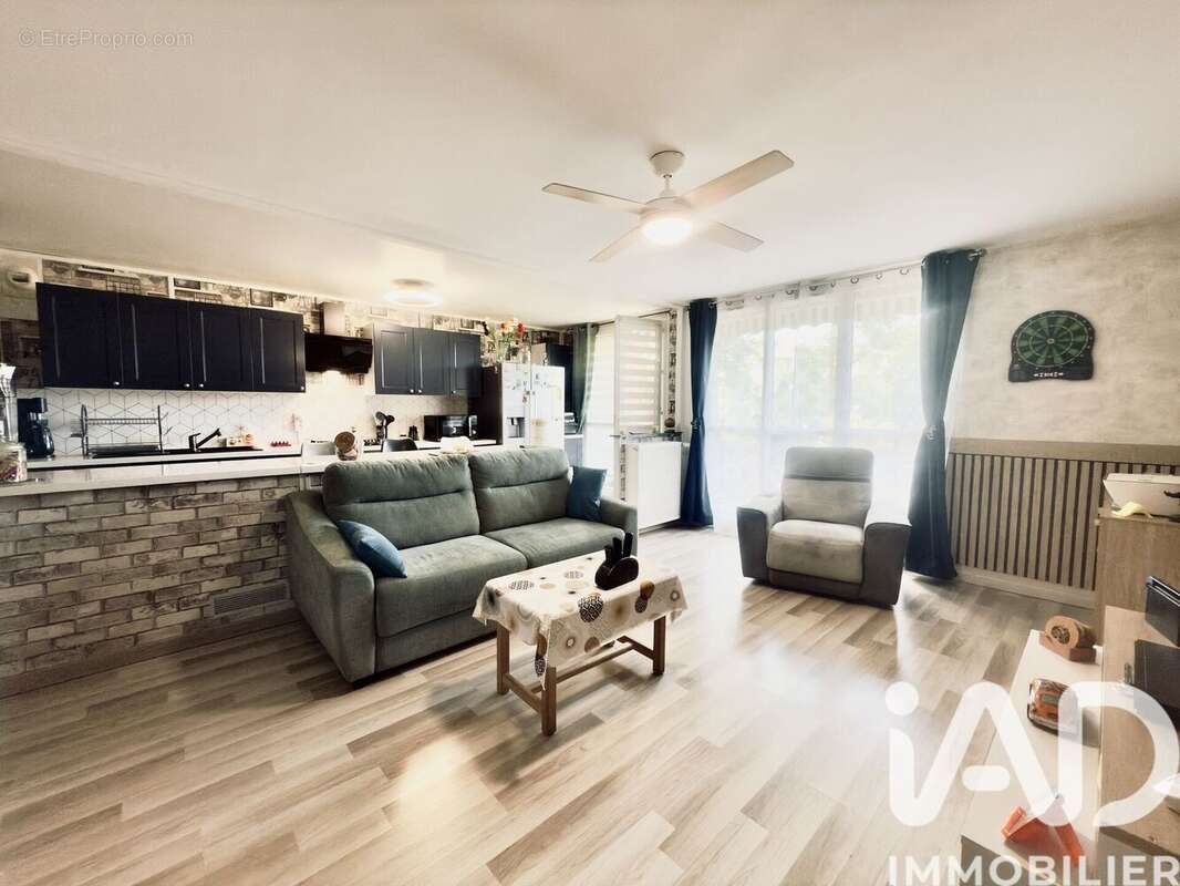 Photo 2 - Appartement à COMBS-LA-VILLE