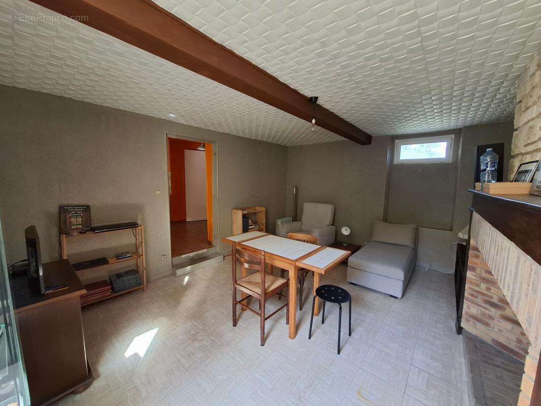 Maison à MONTIGNY-LENGRAIN