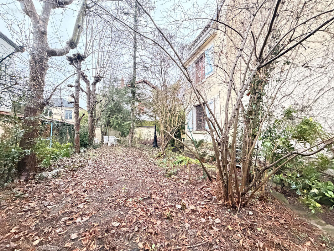 Maison à SAINT-MAUR-DES-FOSSES