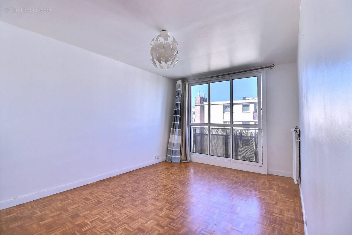 Appartement à FONTENAY-LE-FLEURY