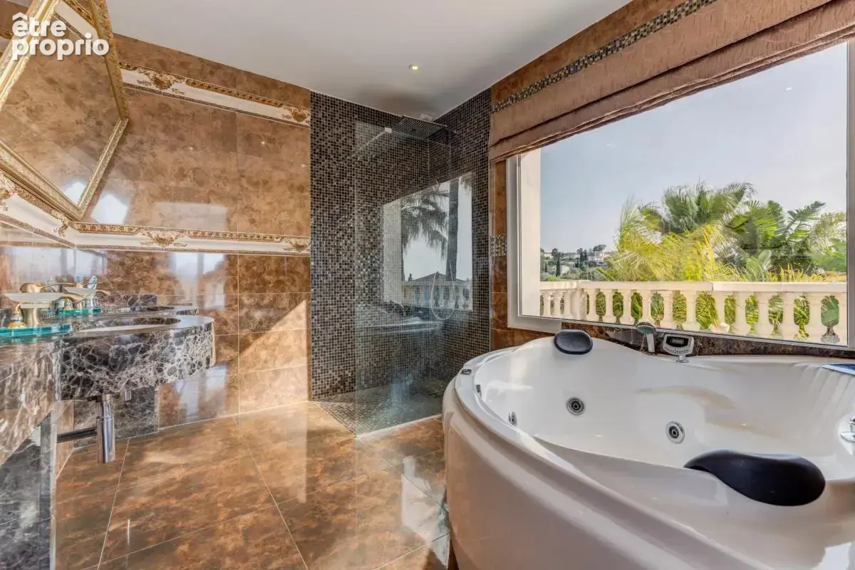 Nice Ouest – Villa d’exception de 303 m² avec vue mer panoramique, piscine à débordement et terrain de 3 000 m² - photo 9