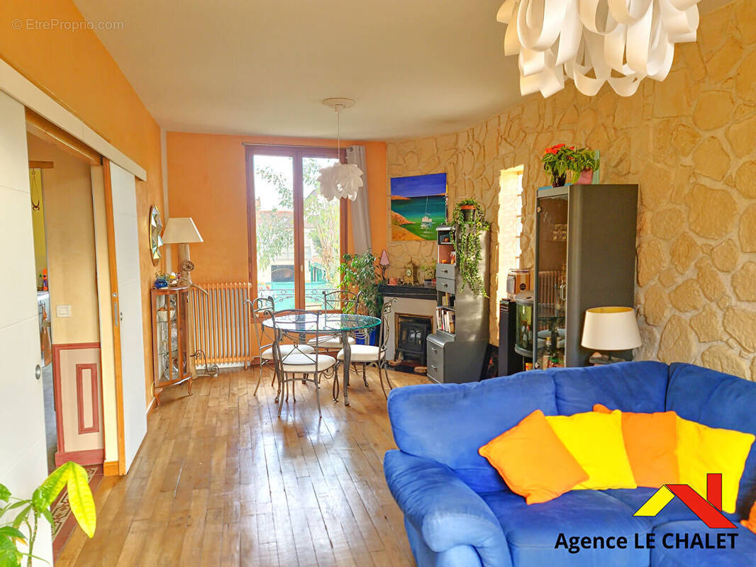 Maison à VILLENEUVE-LE-ROI