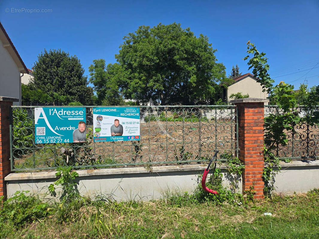 Terrain à TREMBLAY-EN-FRANCE