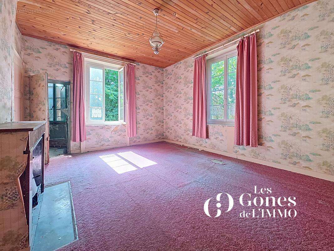 Écully   Élégante maison bourgeoise à réinventer, dans un éc - photo 20