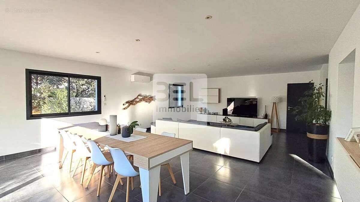 Maison à SAINT-MAXIMIN